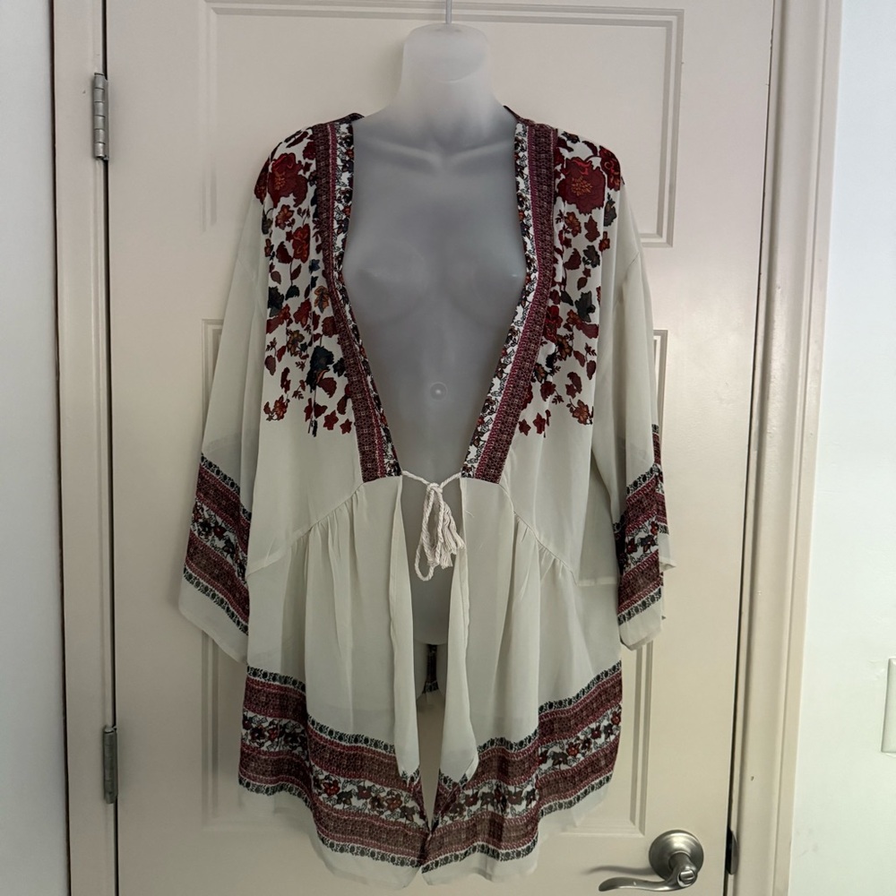 ⭐️ 5 for $25. Xhilaration kimono